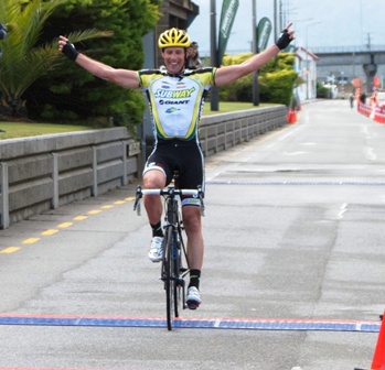 Paul Odlin from SUBWAY® Pro Cycling won the Around Brunner cycle race in Greymouth today.
